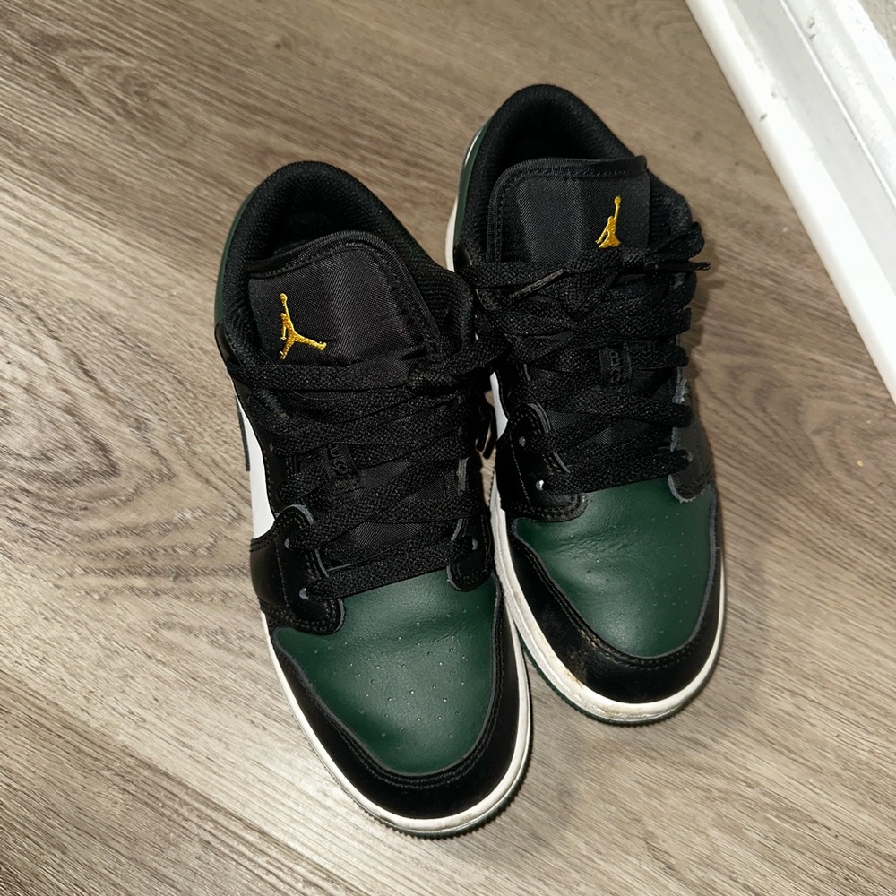 Jordan Black and Green Sneakers Leather Basketball Style